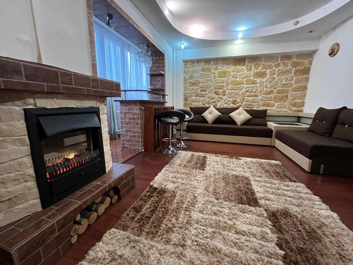 Modern Oasis With A Cozy Fireplace Your Stylish Apartment Minutes From Downtown Bucharest Exterior photo