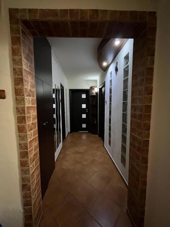 Modern Oasis With A Cozy Fireplace Your Stylish Apartment Minutes From Downtown Bucharest Exterior photo