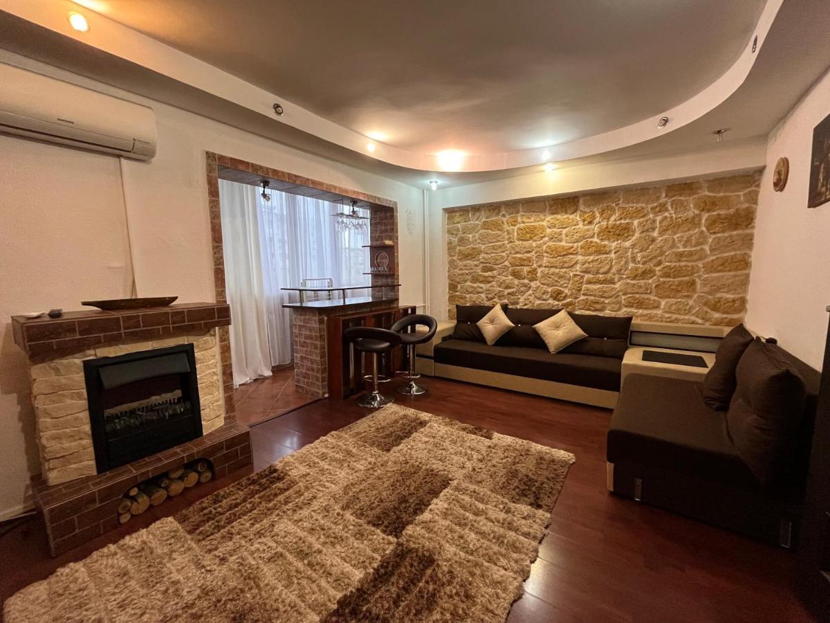 Modern Oasis With A Cozy Fireplace Your Stylish Apartment Minutes From Downtown Bucharest Exterior photo