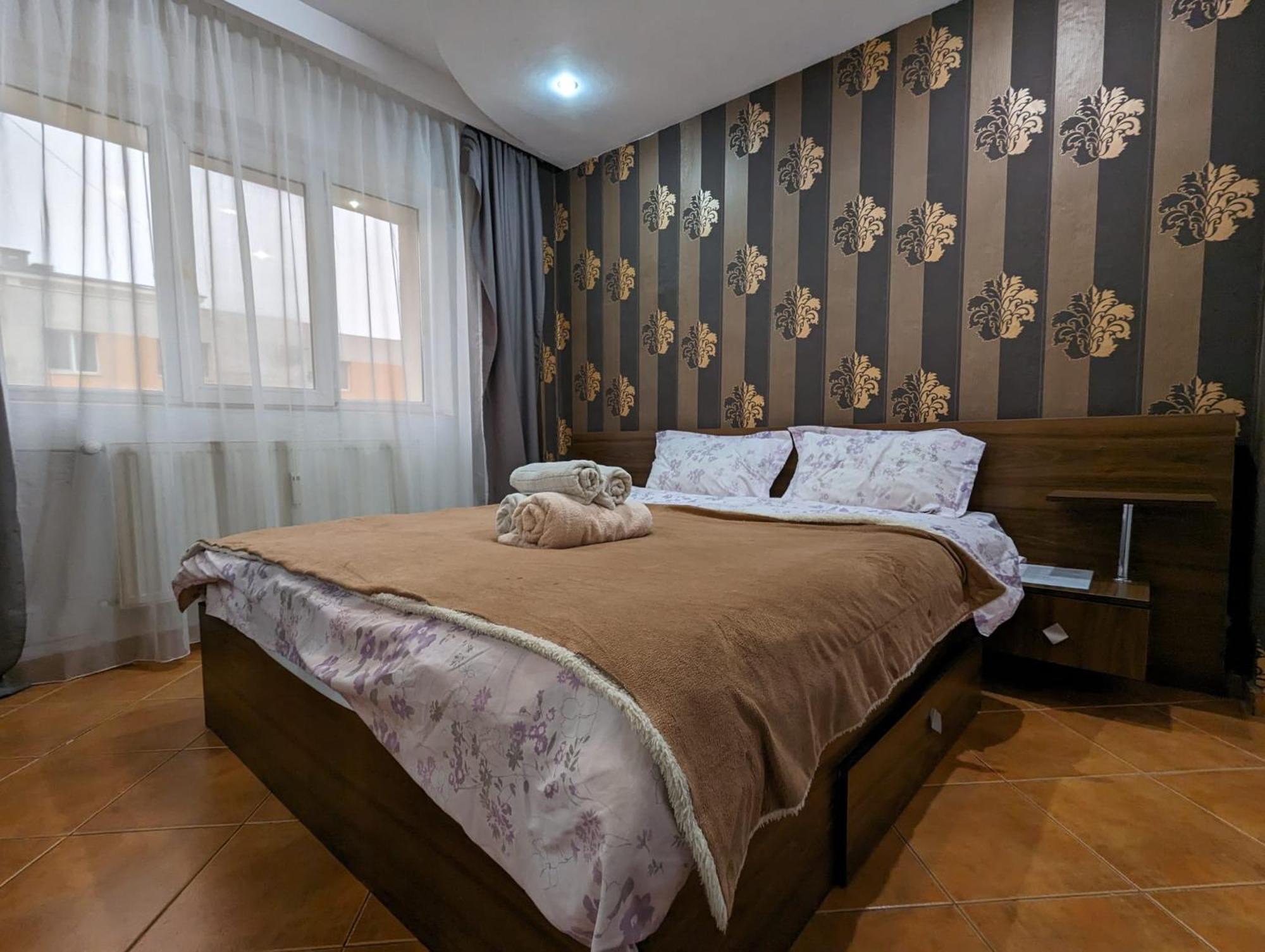 Modern Oasis With A Cozy Fireplace Your Stylish Apartment Minutes From Downtown Bucharest Exterior photo