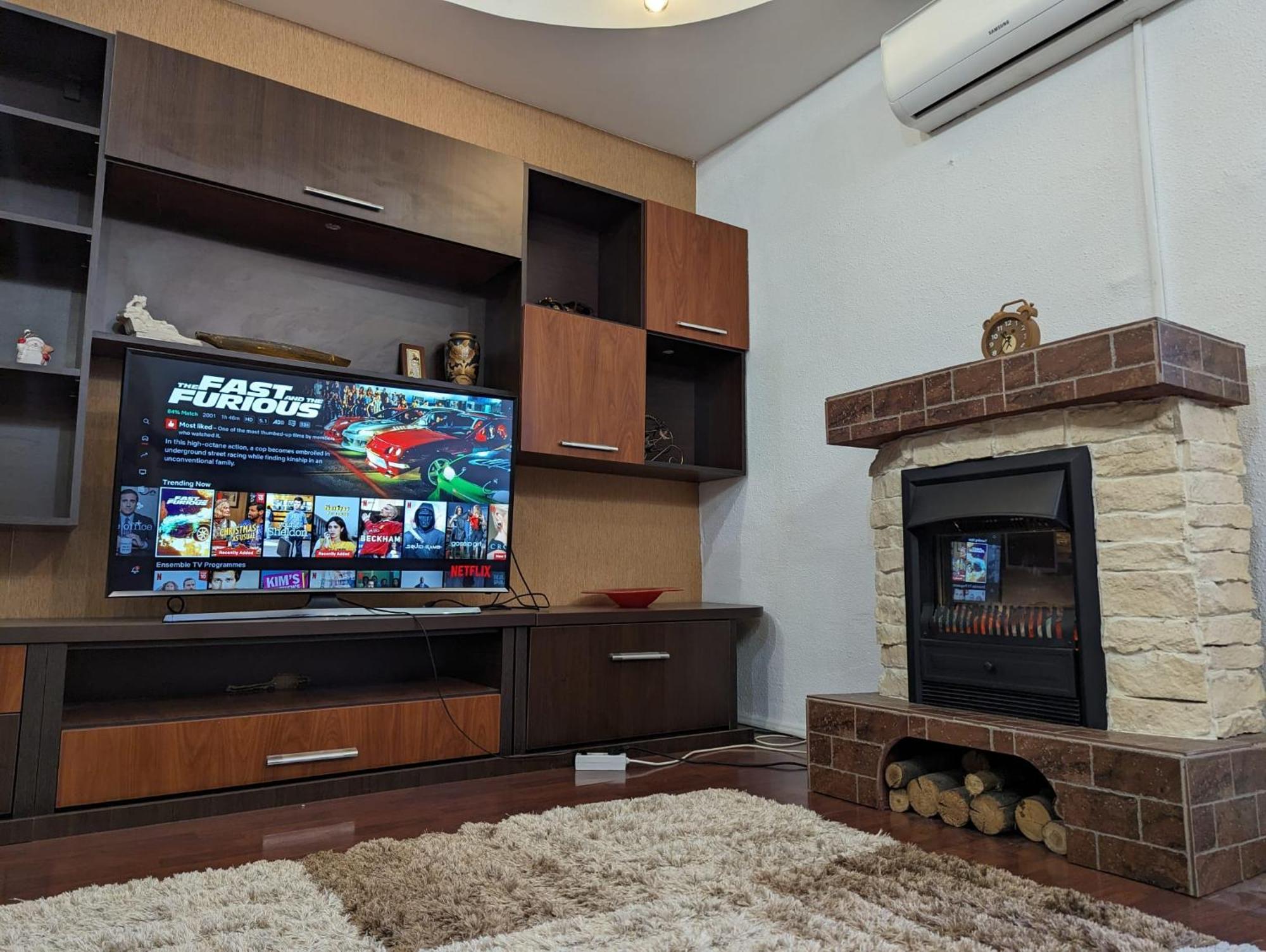 Modern Oasis With A Cozy Fireplace Your Stylish Apartment Minutes From Downtown Bucharest Exterior photo